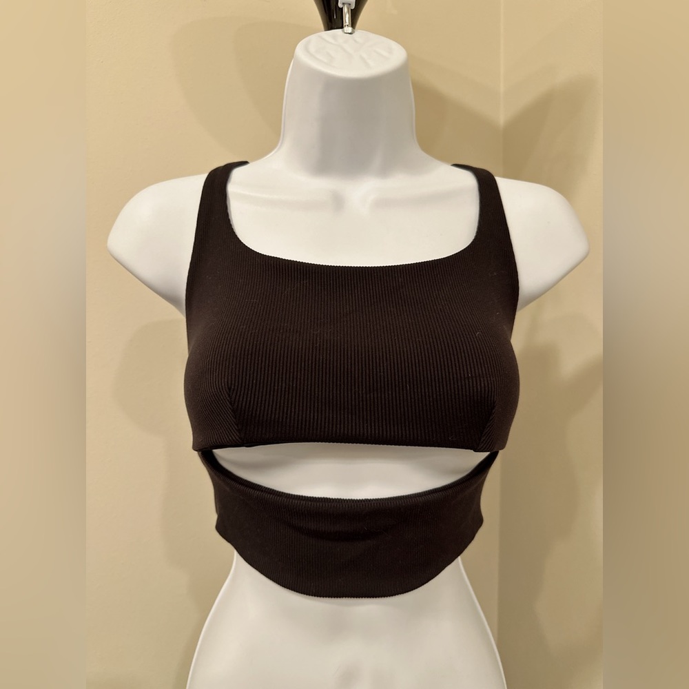 FOR THE CUTIES WHO LOVE A PEEP SHOW: ALO Slit Bra / Cutout Sports Bra